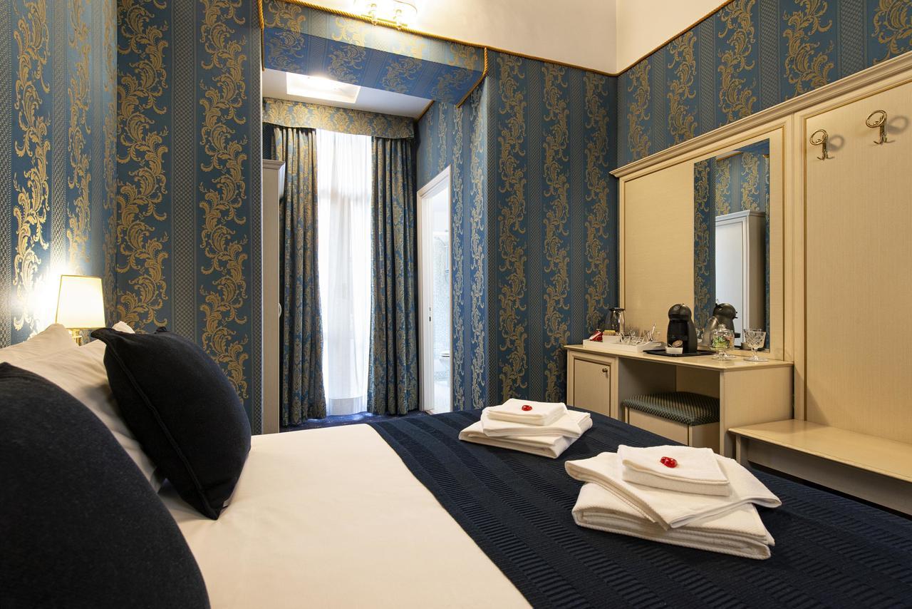 Canova Rooms In Spanish Steps Rome Exterior photo