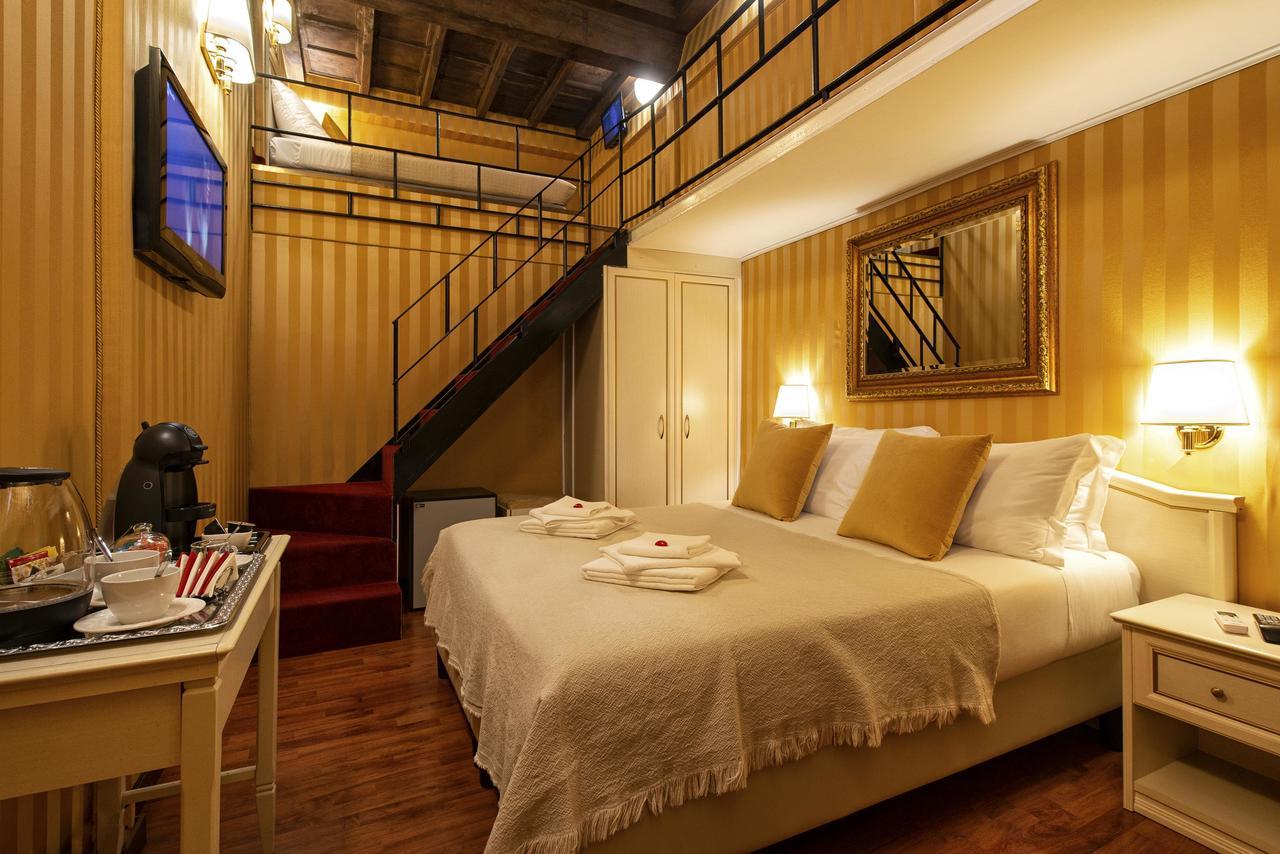 Canova Rooms In Spanish Steps Rome Exterior photo