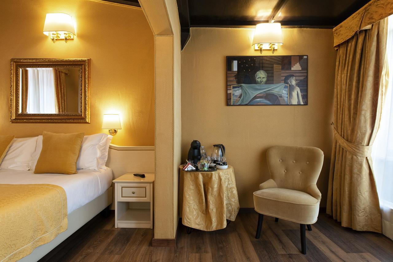 Canova Rooms In Spanish Steps Rome Exterior photo